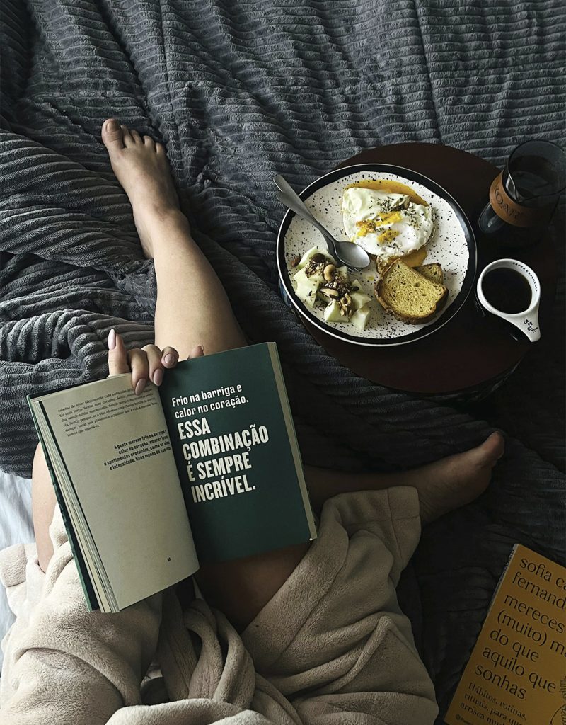 Mompreneur_breakfastInBed